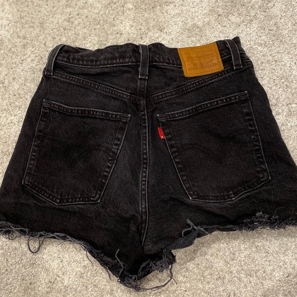Black size 27 high rise Levis denim shorts - Picture 6 of 6